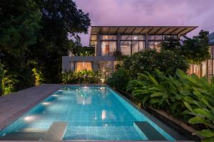 SaffronStays Firefly