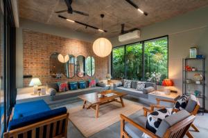 SaffronStays Firefly