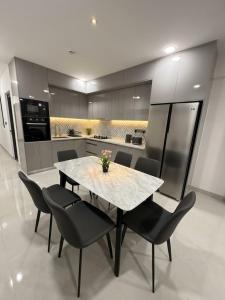 1BR 2BR 3BR Bright, modern, cozy, WiFi & Pool