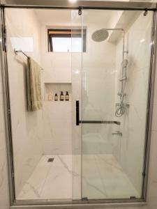 1BR 2BR 3BR Bright, modern, cozy, WiFi & Pool