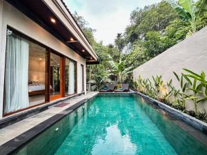 Semana Hanging Jungle Villa by Best Living