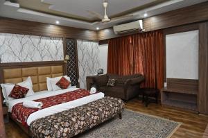 HOTEL PRIDE INN RAJBAGH SRINAGAR garden