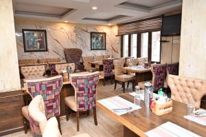 HOTEL PRIDE INN RAJBAGH SRINAGAR garden