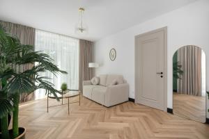 Luxury Apartments with Balconies and Air-Conditioning by Renters Prestige