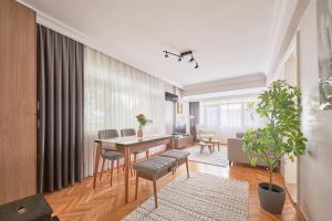 Bagdat Avenue Apartment, Near Kalamis Marina