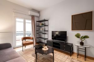 Acropolis 3BR Grand Residence by UPSTREET