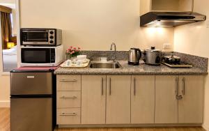 Cozy Suite with Private Patio near Nuvali