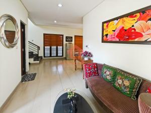 Large 3BR Bale Dago Townhouse Best View