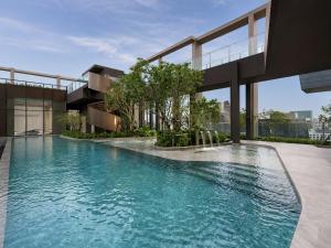 Central Rama9 l High-rise l Pool and Gym