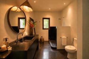 Villa Grove 4