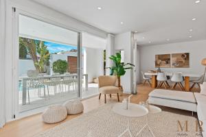 Beachfront Villa Casa Blanca Ref #31