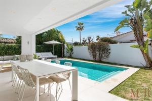 Beachfront Villa Casa Blanca Ref #31