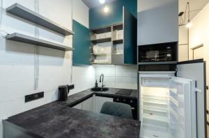26-305b Manhattan, Beresteiskyi 11, Kyiv, Politekh metro nearby, fantastic city view, 15 kW backup power, Petrovdim Apartment
