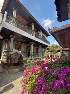 Pande House
