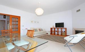 B109 - Beachside Escape Apartment in Lagos