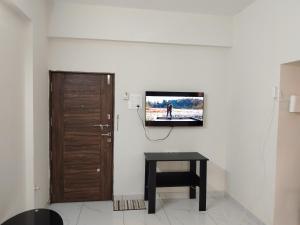 Leos Den in Ratnagiri City