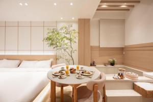 Group Rental for 14 - Cypress Sauna & 2 Jacuzzis - 3 min to Busan Station