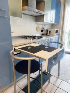 Bright 2-Bedroom Apartment with Balconies near San Raffaele Hospital