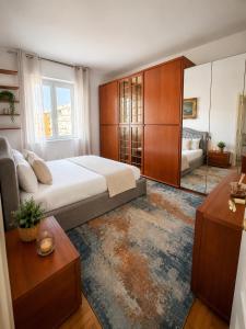Bright 2-Bedroom Apartment with Balconies near San Raffaele Hospital