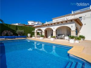 Villa Eliana by HMR Holidays