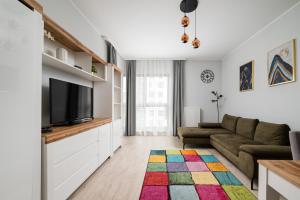Metro Płocka Homely Apartment by BookingHost