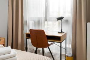 Metro Płocka Homely Apartment by BookingHost