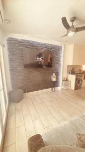Perfect Holiday Tuton House