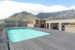 Skyline Escape with Pool Access and Mountain views