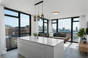 Skyline Escape with Pool Access and Mountain views