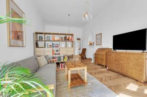 The Artists House Apartment with Balcony