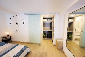 Casco Viejo 1BR Loft - Rooftop Pool Gym & Balcony