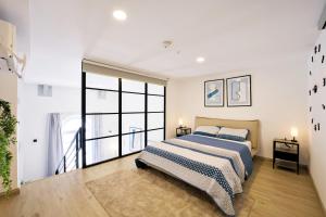 Casco Viejo 1BR Loft - Rooftop Pool Gym & Balcony