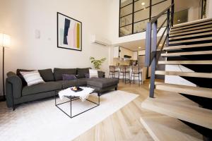 Casco Viejo 1BR Loft - Rooftop Pool Gym & Balcony