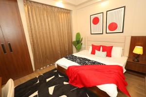 Cherry Noir Near EXPO & METRO Pari Chowk Cozy Stay