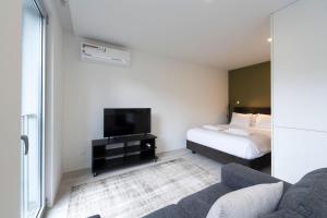 Modern Loft with Gym & Parking by LovelyStay