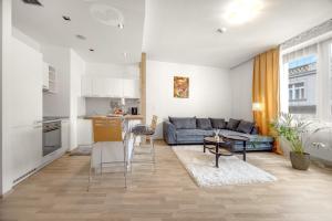 REVON Art-Deco Old Town Apartment
