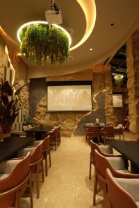 Tressa Restaurant and Suites