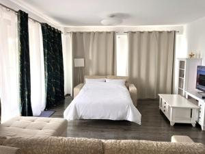 Mountain Oasis 2BR 2 Bath Balcony & Free Garage