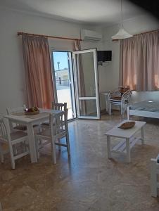 Sea View And Mountain View Apartment For 4 People