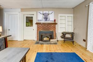 Adirondack Cabin at Historic Fenton House Hotel