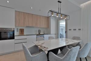 Luxury 3BR Solana Retreat in La Cala Golf