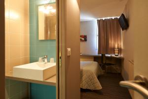 Hotels Cit'Hotel Les Alizes : photos des chambres