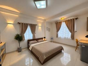 Tasha Home 18A