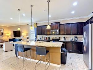 8BR Villa, Private Pool & Water Slides