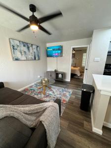 L1 Lovely Emily Apt Dallas M4