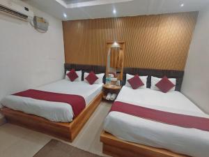 Shree Sai Lodge - 150m from Prayagraj Junction