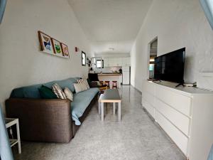 2 bedroom bungalow with parking