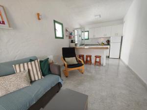 2 bedroom bungalow with parking