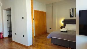 Quiet artistic retreat in central Athens
