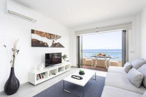 Modern Apartment with Sea Views and Terrace La Caleta